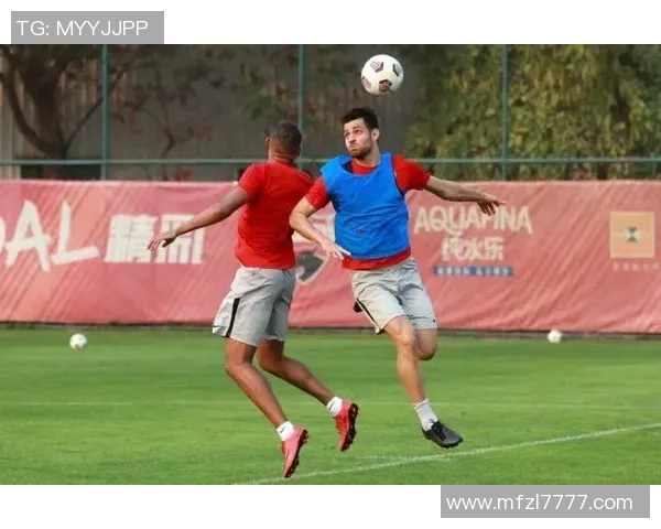 北京篮球队精英赛配合分析展现团队默契与战术执行力 北京篮球队精英赛配合分析展现团队默契与战术执行力